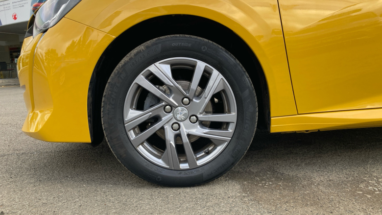 Peugeot 208 1.2 PureTech Active Premium 5dr Petrol Hatchback